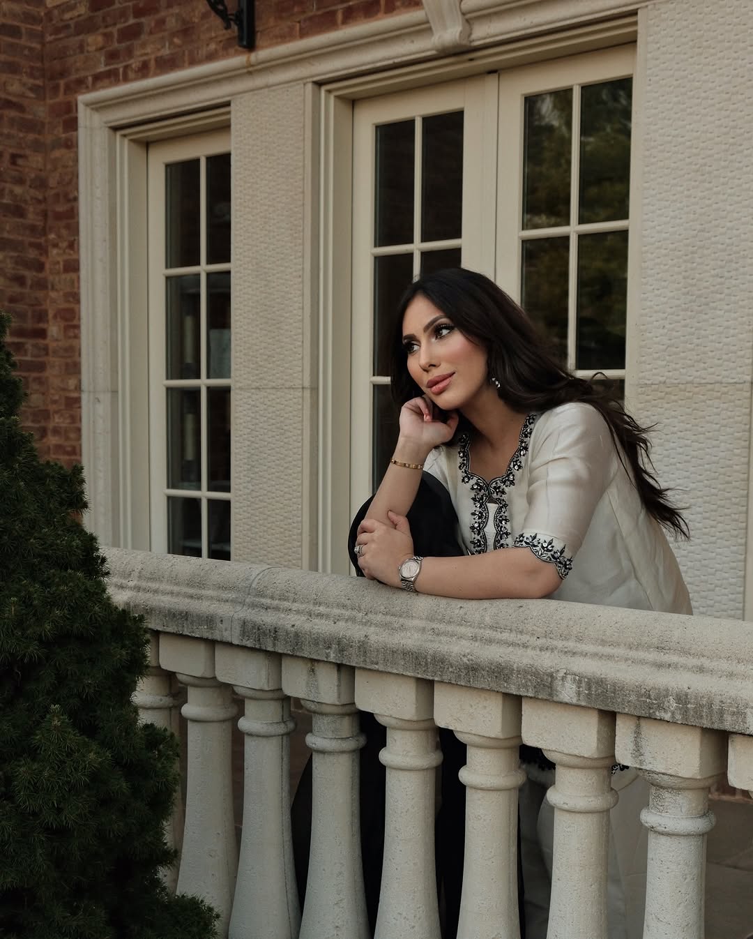 ZARA FARSHI alternate view